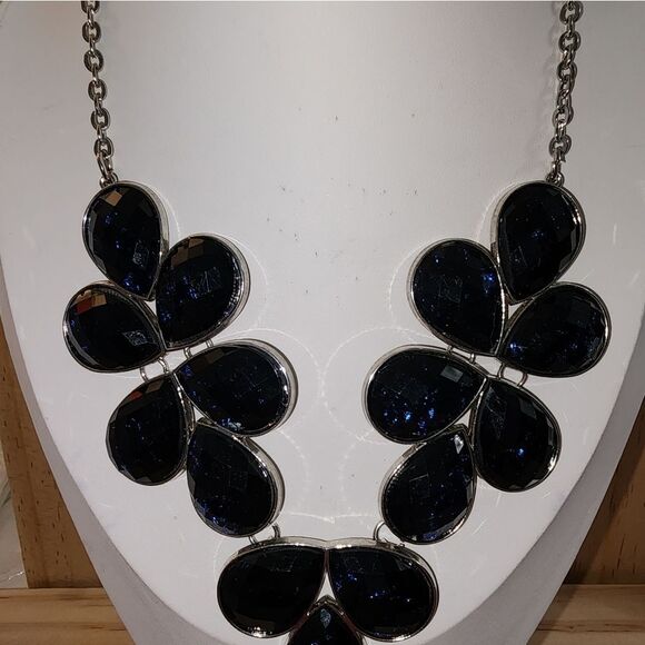 Vintage Elegant Blue and Silver Statement Necklace EUC - Picture 4 of 5